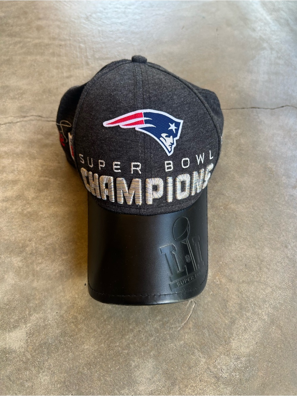 New Era Charcoal and Black New England Patriots Super Bowl Champions Hat